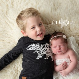 Fotograaf Roosendaal, newborn shoot met broertje