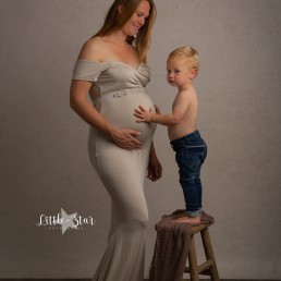 zwangerschapsshoot Roosendaal Carola met zoontje